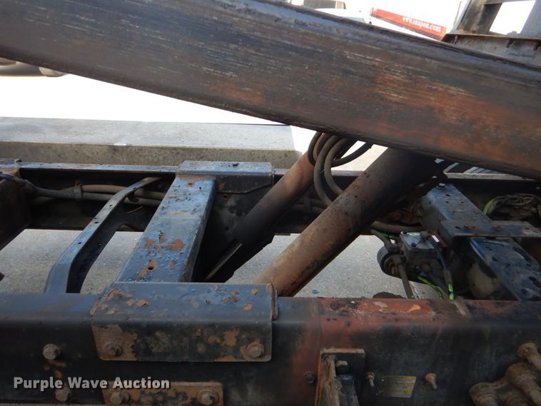 image for item DO1484 2010 Ford F650 Super Duty  SuperCab rollback truck