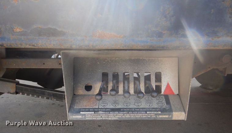 image for item DO1484 2010 Ford F650 Super Duty  SuperCab rollback truck