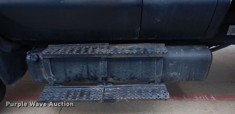 image for item DO1484 2010 Ford F650 Super Duty  SuperCab rollback truck