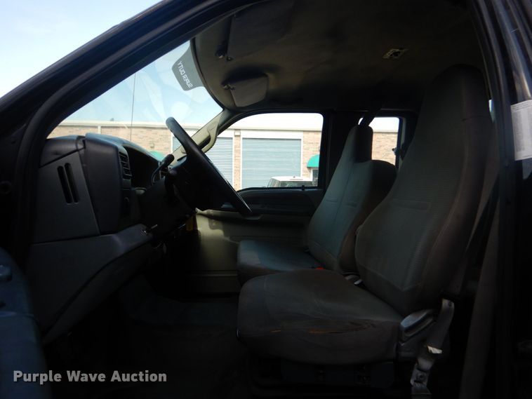 image for item DO1484 2010 Ford F650 Super Duty  SuperCab rollback truck