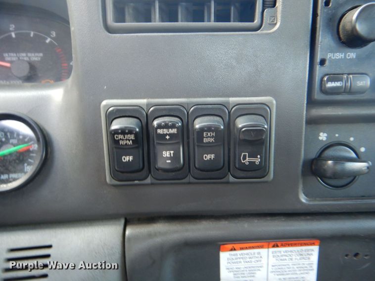 image for item DO1484 2010 Ford F650 Super Duty  SuperCab rollback truck