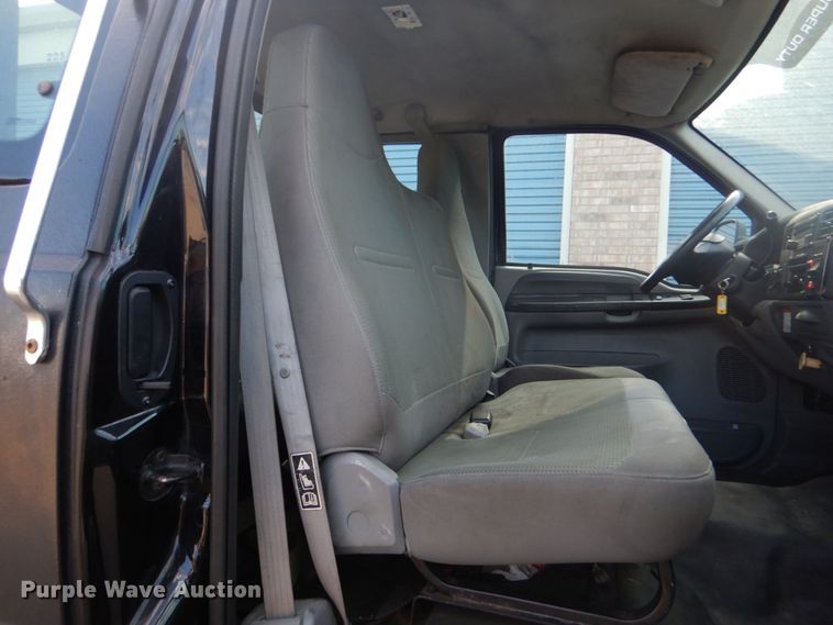 image for item DO1484 2010 Ford F650 Super Duty  SuperCab rollback truck