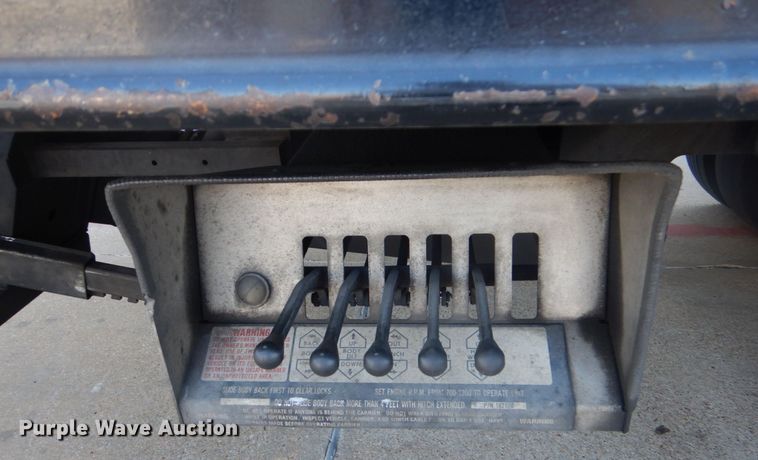 image for item DO1485 2007 Hino 258  rollback truck