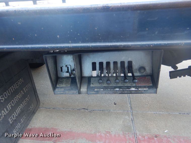 image for item DO1485 2007 Hino 258  rollback truck