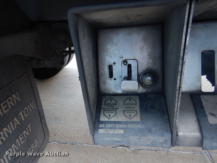 image for item DO1485 2007 Hino 258  rollback truck