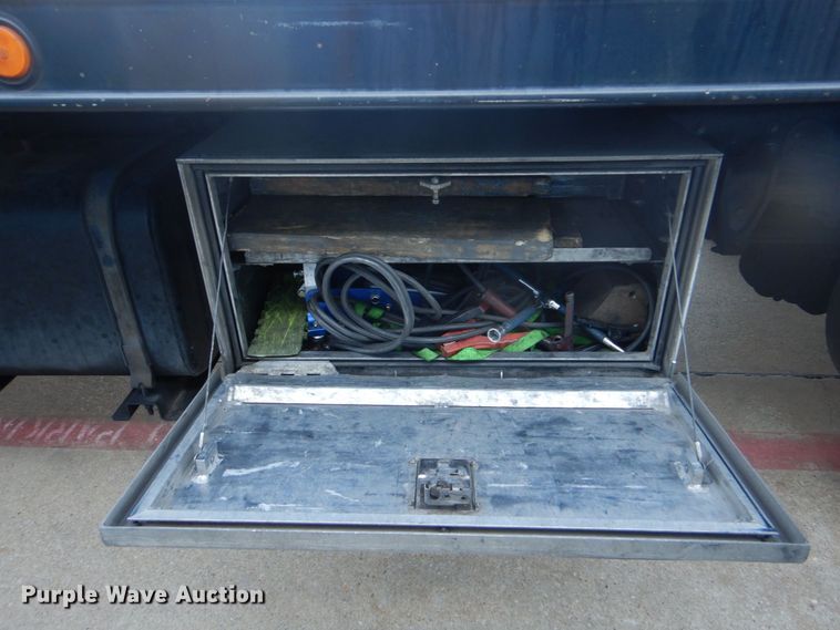 image for item DO1485 2007 Hino 258  rollback truck