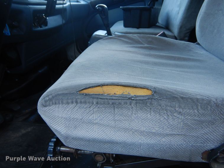 image for item DO1485 2007 Hino 258  rollback truck