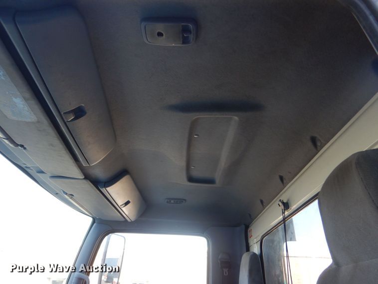 image for item DO1485 2007 Hino 258  rollback truck