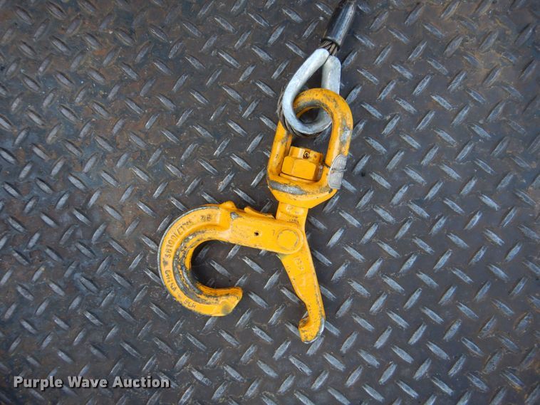 image for item DO1485 2007 Hino 258  rollback truck