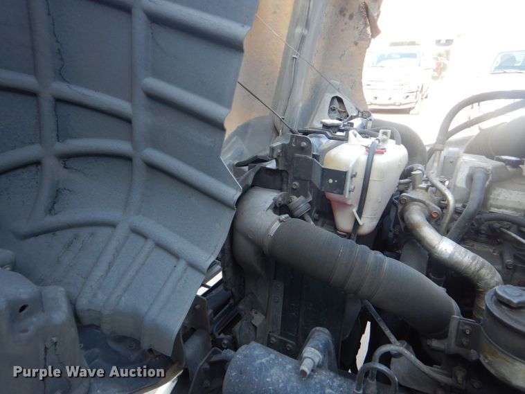 image for item DO1485 2007 Hino 258  rollback truck