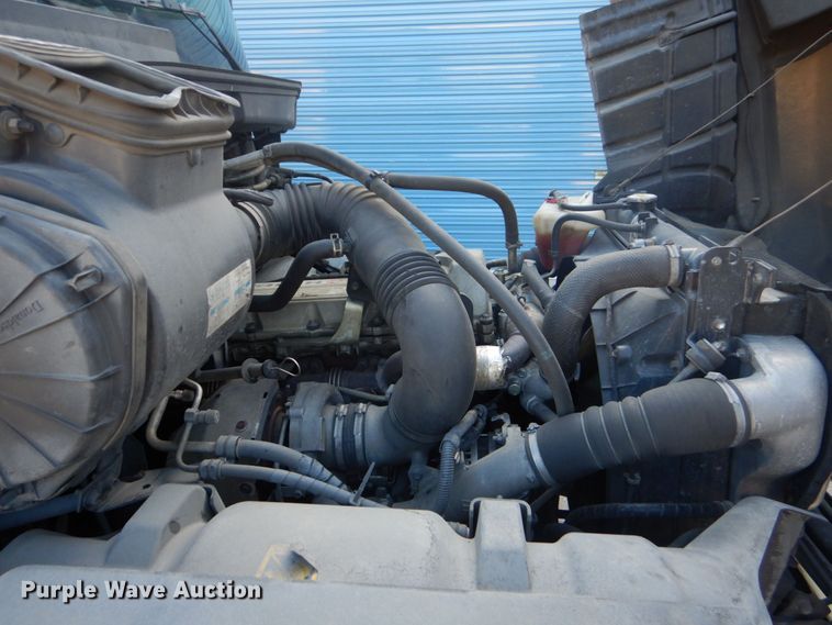 image for item DO1485 2007 Hino 258  rollback truck