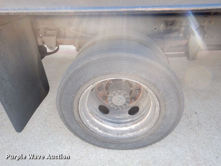 image for item DO1485 2007 Hino 258  rollback truck