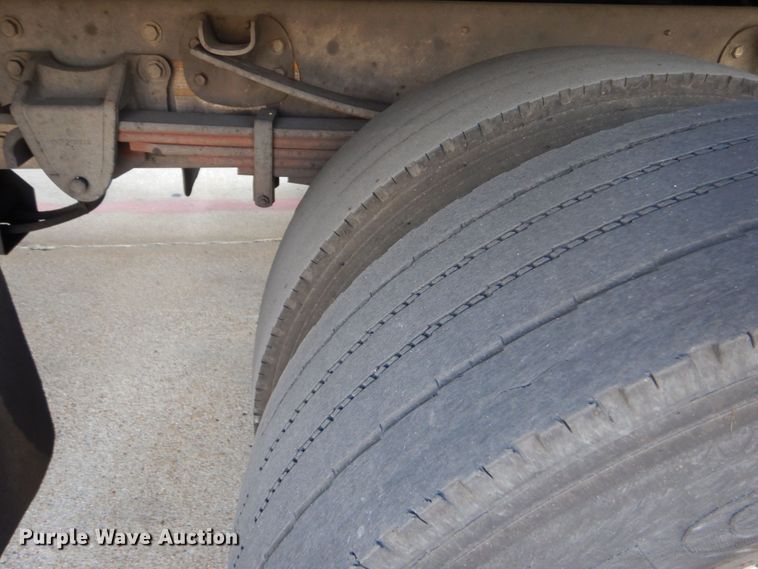 image for item DO1485 2007 Hino 258  rollback truck