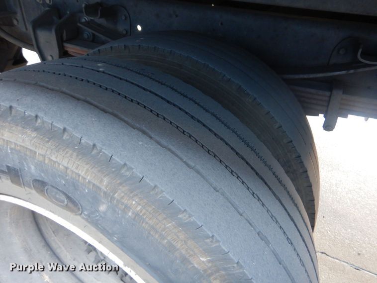 image for item DO1485 2007 Hino 258  rollback truck