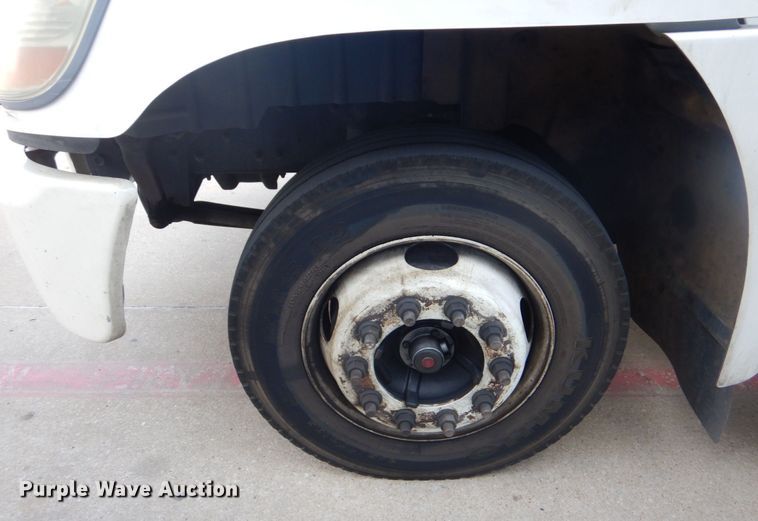 image for item DO1485 2007 Hino 258  rollback truck