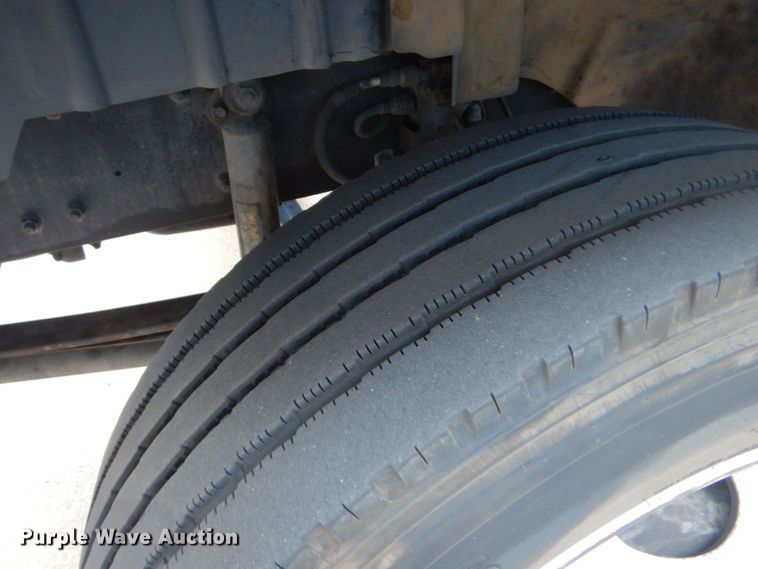 image for item DO1485 2007 Hino 258  rollback truck