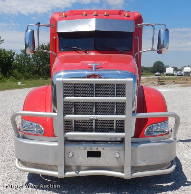 image for item DP5637 2012 Peterbilt 386  semi truck