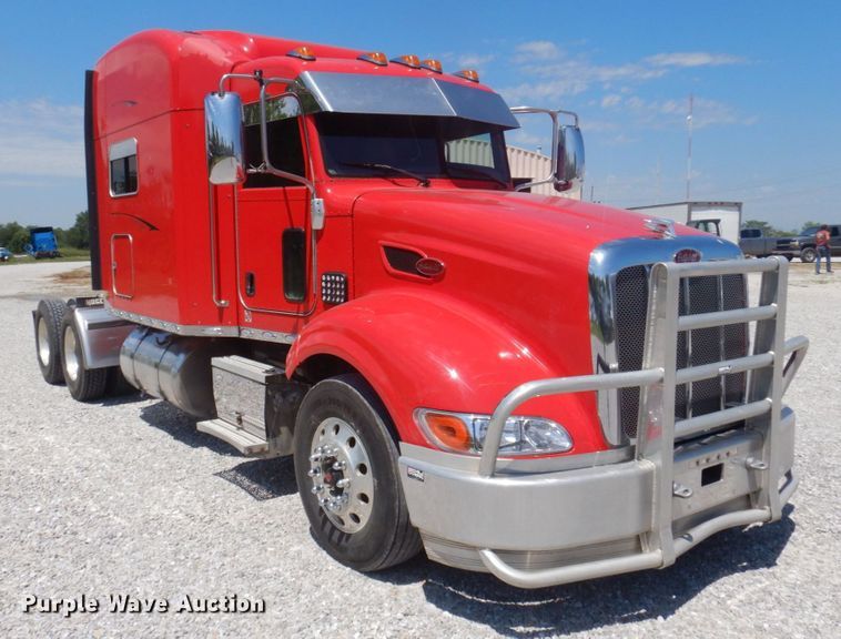 image for item DP5637 2012 Peterbilt 386  semi truck