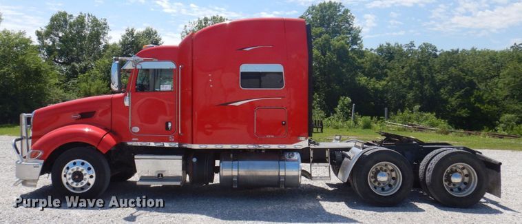 image for item DP5637 2012 Peterbilt 386  semi truck