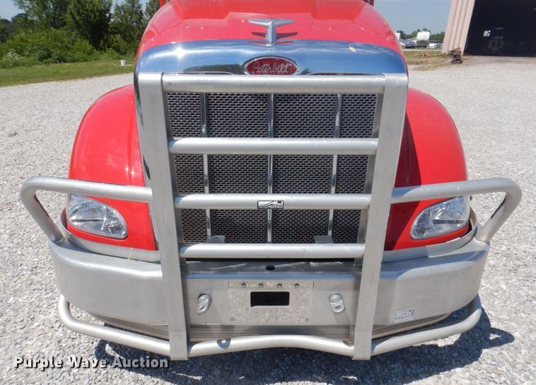 image for item DP5637 2012 Peterbilt 386  semi truck