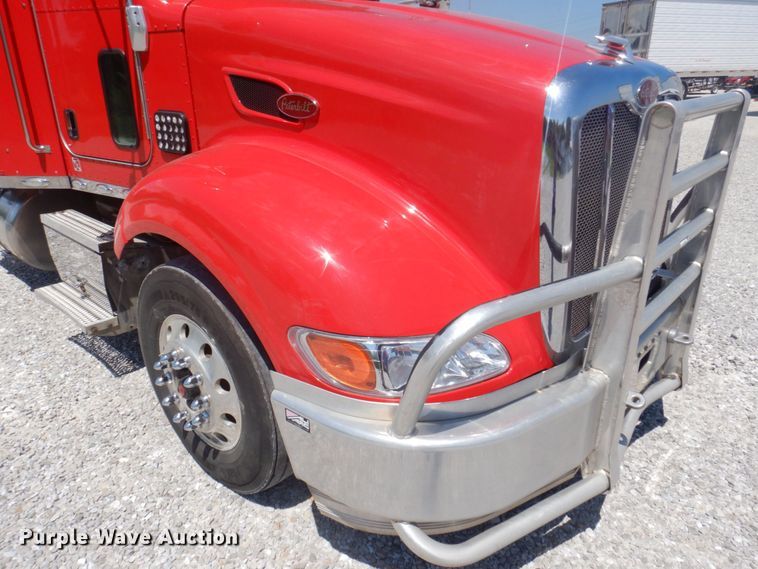 image for item DP5637 2012 Peterbilt 386  semi truck