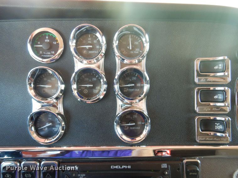 image for item DP5637 2012 Peterbilt 386  semi truck