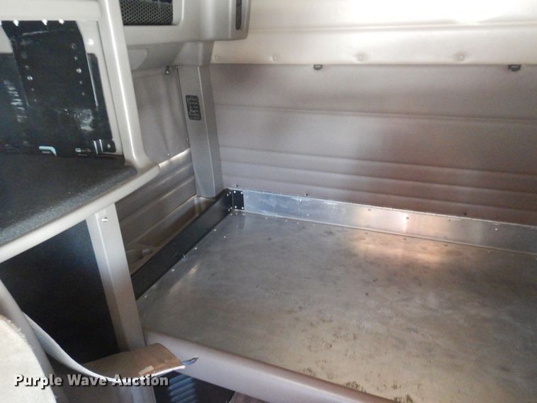 image for item DP5637 2012 Peterbilt 386  semi truck