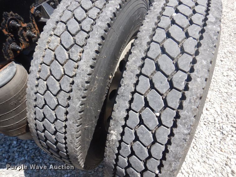 image for item DP5637 2012 Peterbilt 386  semi truck