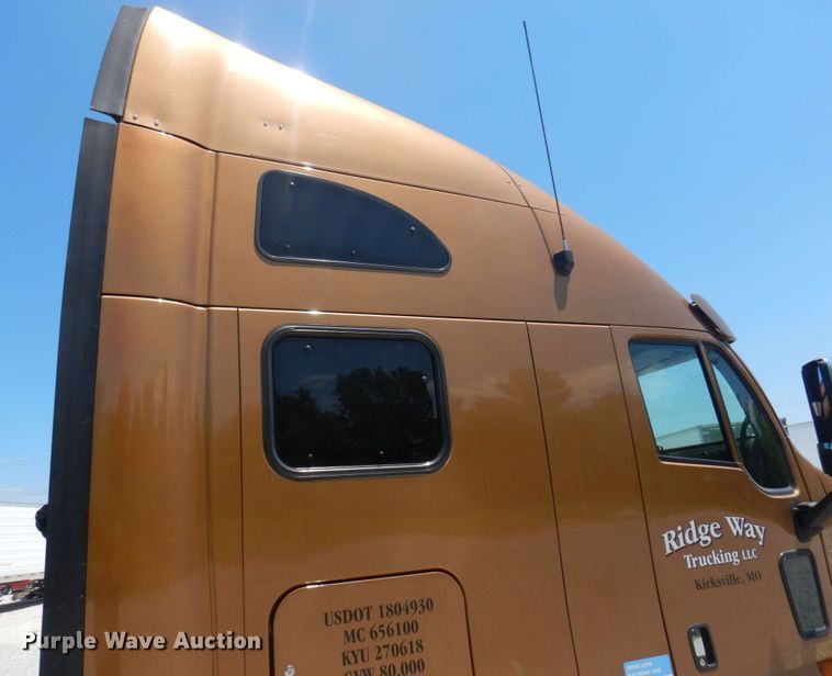 image for item DP5638 2009 Kenworth T2000  semi truck