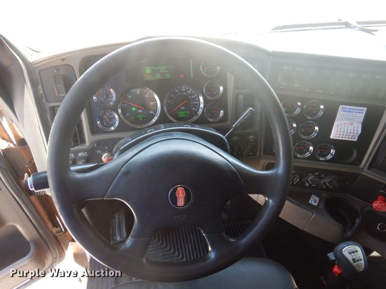image for item DP5638 2009 Kenworth T2000  semi truck