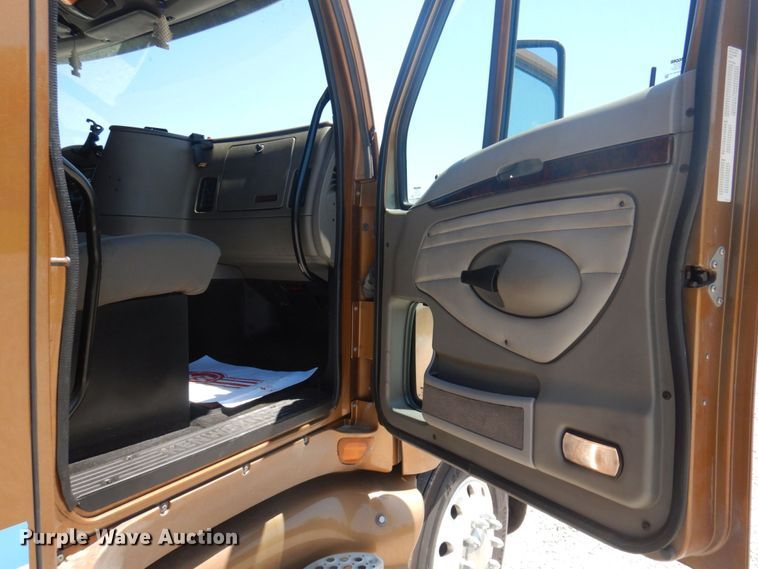 image for item DP5638 2009 Kenworth T2000  semi truck