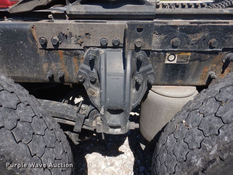 image for item DP5639 2015 Peterbilt 579  semi truck