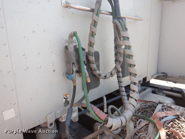 image for item DP5639 2015 Peterbilt 579  semi truck