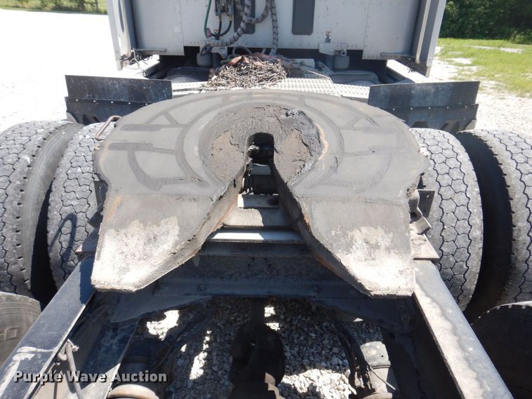 image for item DP5639 2015 Peterbilt 579  semi truck