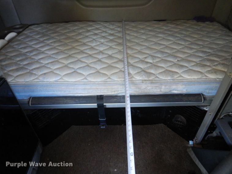 image for item DP5639 2015 Peterbilt 579  semi truck