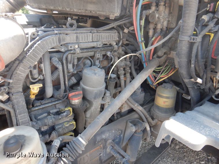 image for item DP5639 2015 Peterbilt 579  semi truck