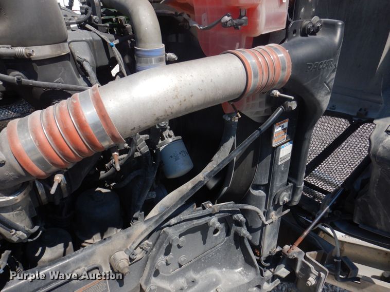 image for item DP5639 2015 Peterbilt 579  semi truck