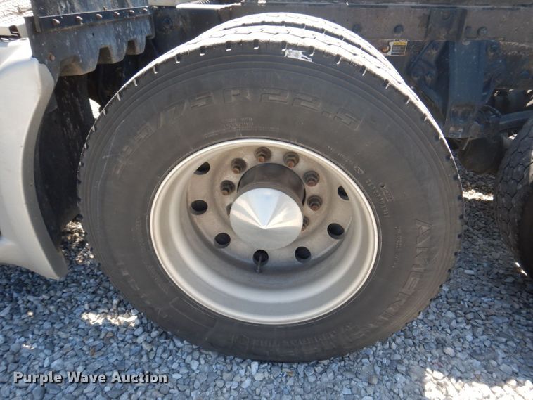 image for item DP5639 2015 Peterbilt 579  semi truck