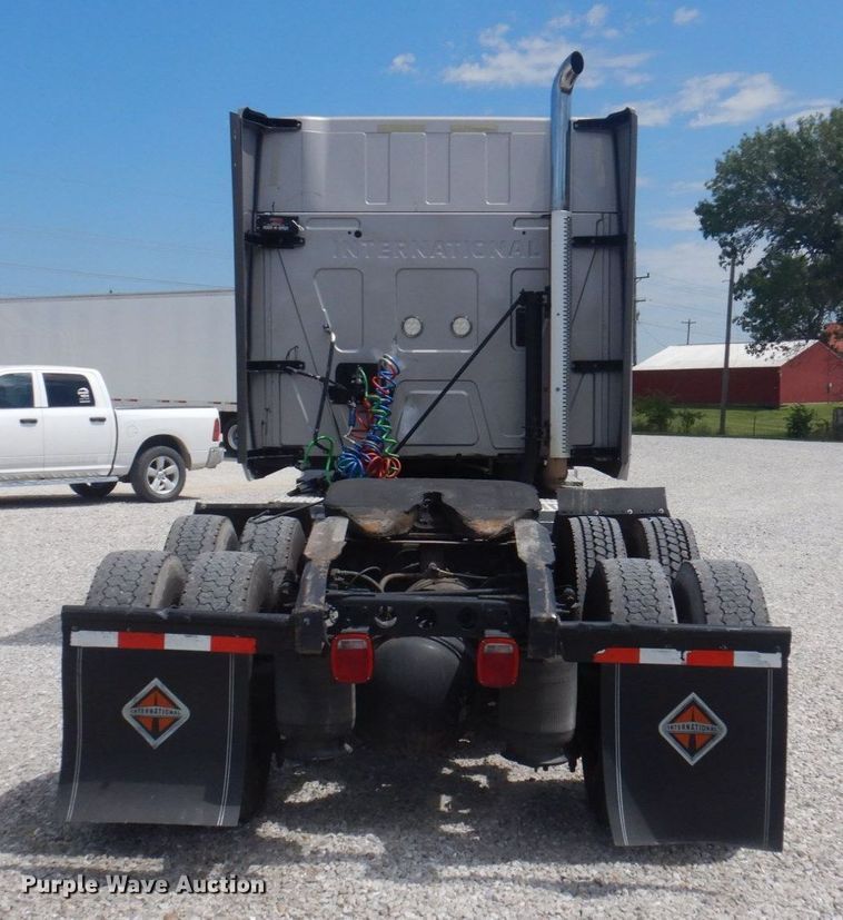 image for item DP5645 2014 International ProStar 122  semi truck