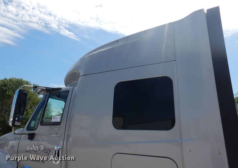 image for item DP5645 2014 International ProStar 122  semi truck