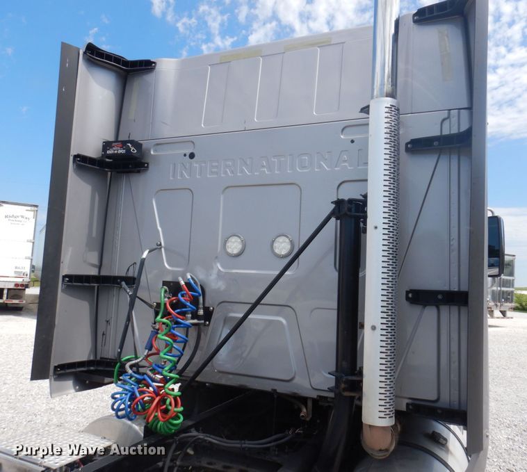 image for item DP5645 2014 International ProStar 122  semi truck