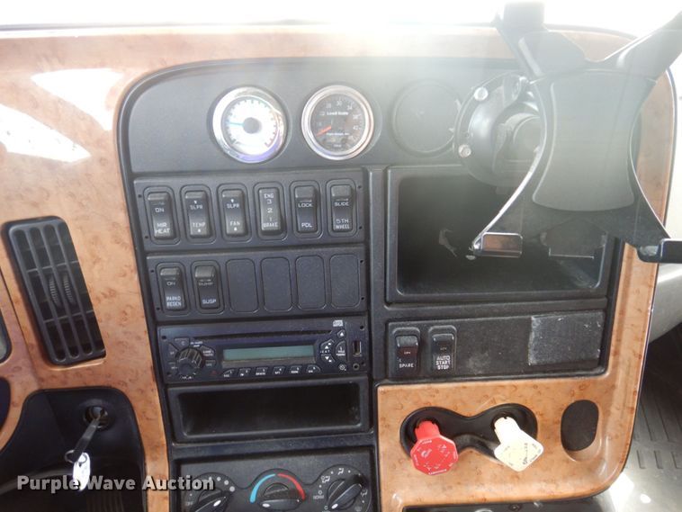 image for item DP5645 2014 International ProStar 122  semi truck