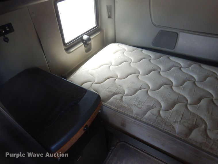 image for item DP5645 2014 International ProStar 122  semi truck