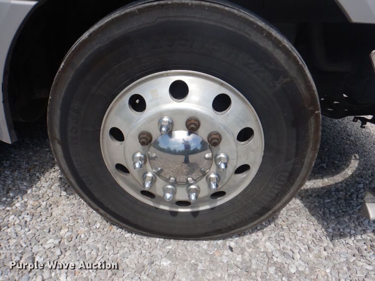 image for item DP5645 2014 International ProStar 122  semi truck