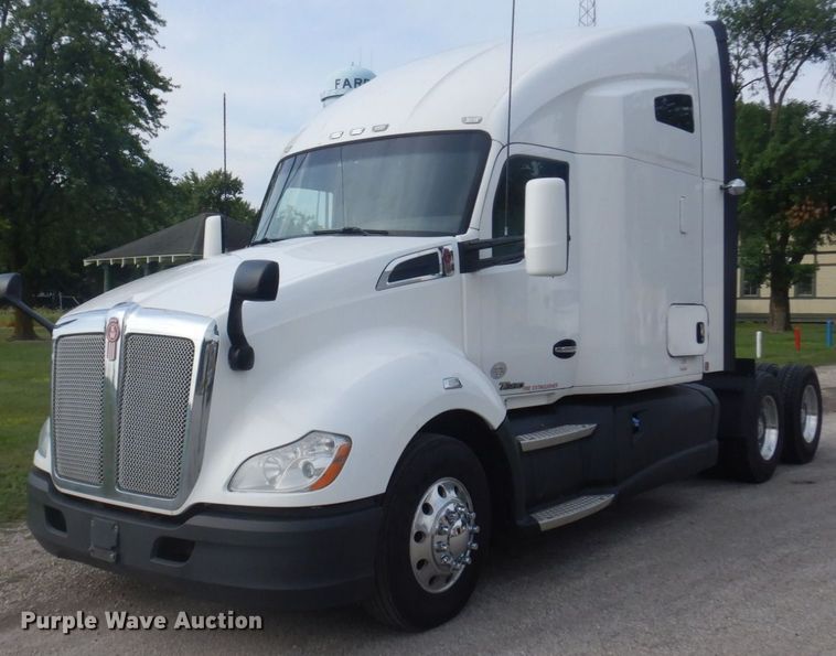 image for item DP5649 2016 Kenworth T680  semi truck