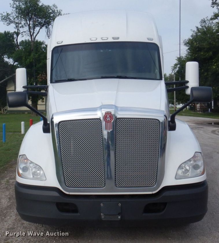 image for item DP5649 2016 Kenworth T680  semi truck