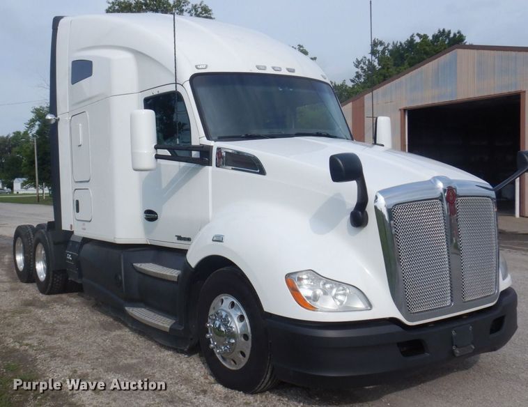 image for item DP5649 2016 Kenworth T680  semi truck