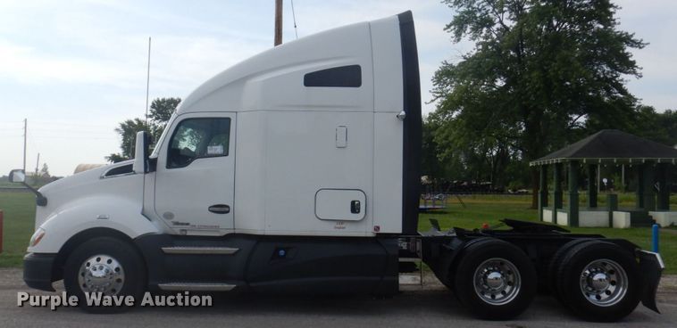 image for item DP5649 2016 Kenworth T680  semi truck