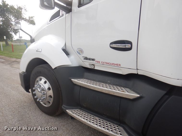 image for item DP5649 2016 Kenworth T680  semi truck