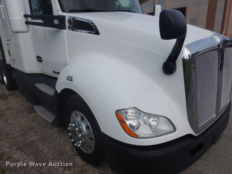image for item DP5649 2016 Kenworth T680  semi truck